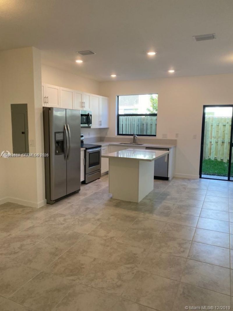 388 NE 208th Ter , Miami, FL 33179 Photo