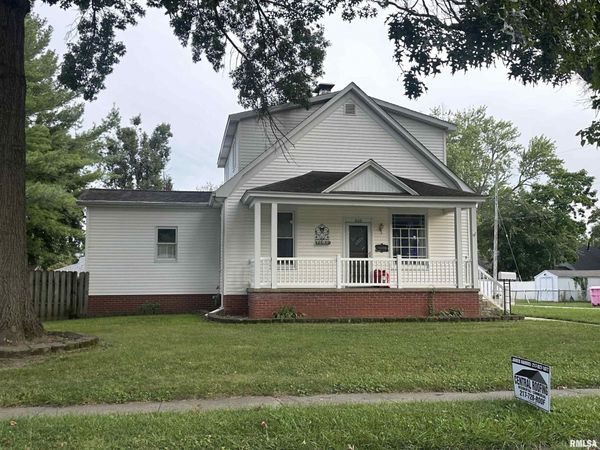 200 E PALMER Street, Taylorville, IL 62568