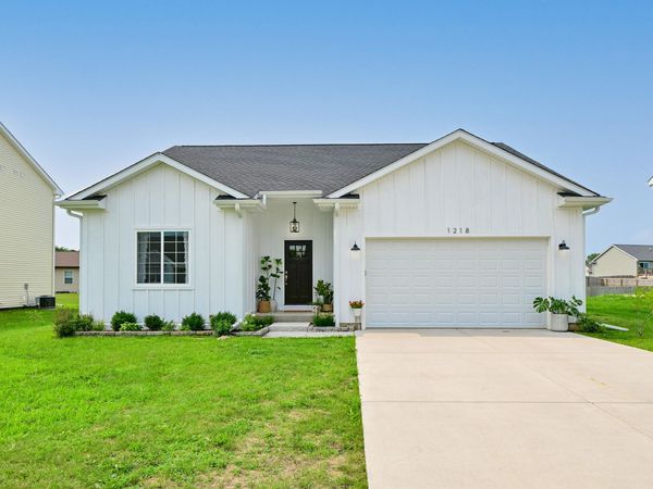 1218 Evergreen Dr, Delavan, WI 53115