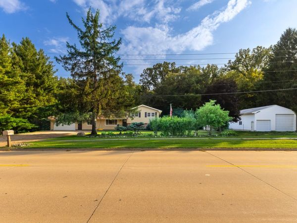 6655 Crow Creek Road, Bettendorf, IA 52722
