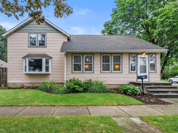 501 Haskins STREET, Lake Geneva, WI 53147