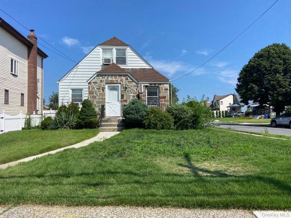 25119 86th Avenue , Bellerose, NY 11426