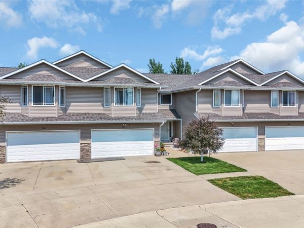 2312 Tallgrass , Marion, IA 52302