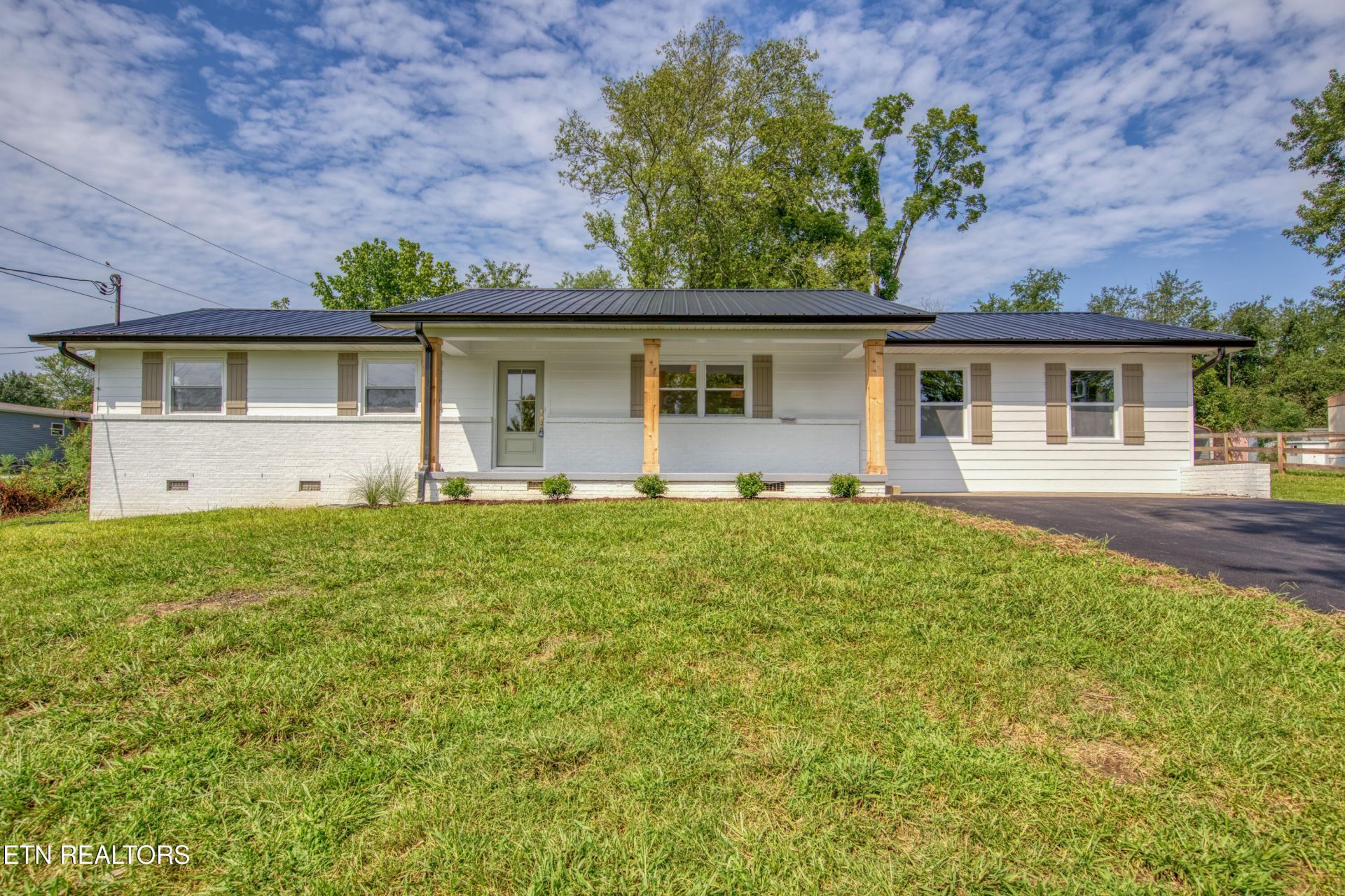 2707 Harris Rd, Knoxville, TN 37924 Main Photo