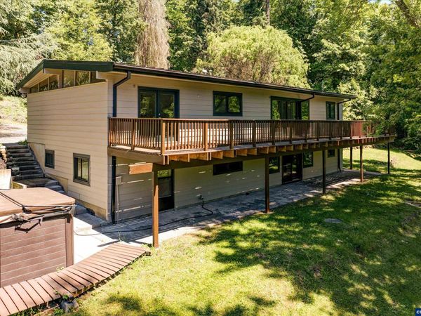 21625 SW Johnson Rd, West Linn, OR 97068
