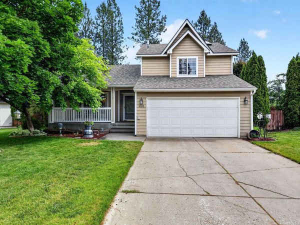9920 N Parkside Dr, Nine Mile Falls, WA 99026