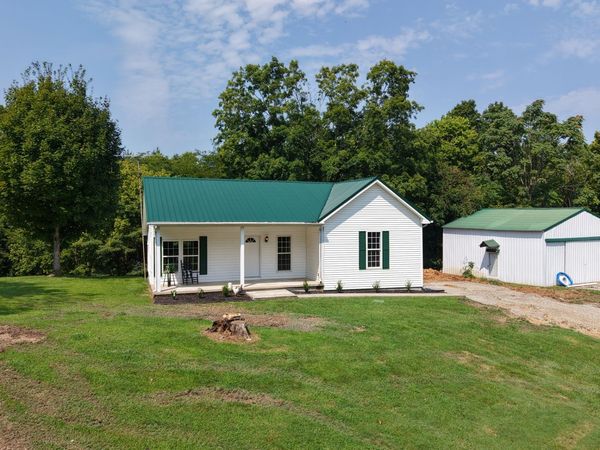 194 Davenport Ln , Lafayette, TN 37083