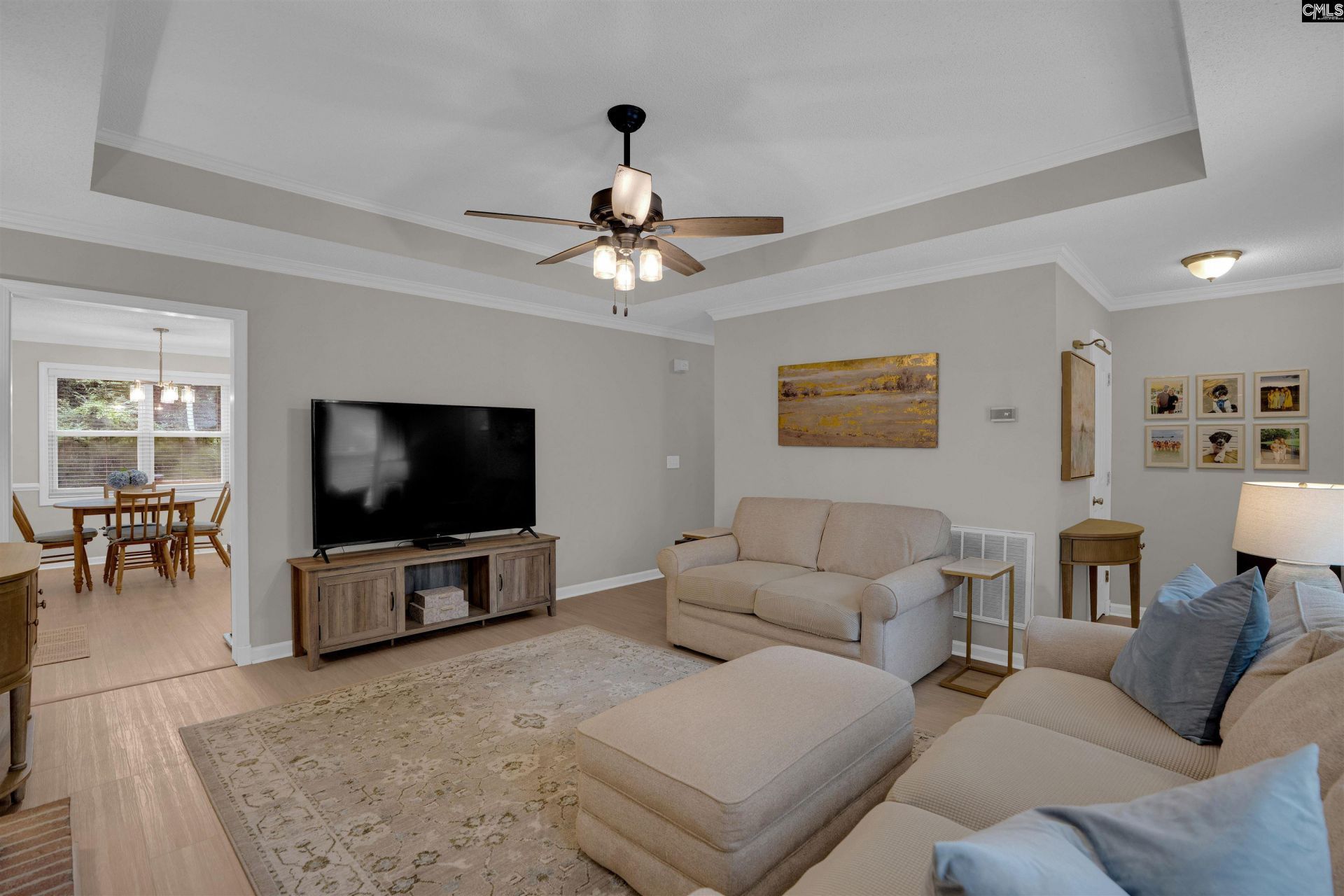 225 Mossborough Drive  Photo 10