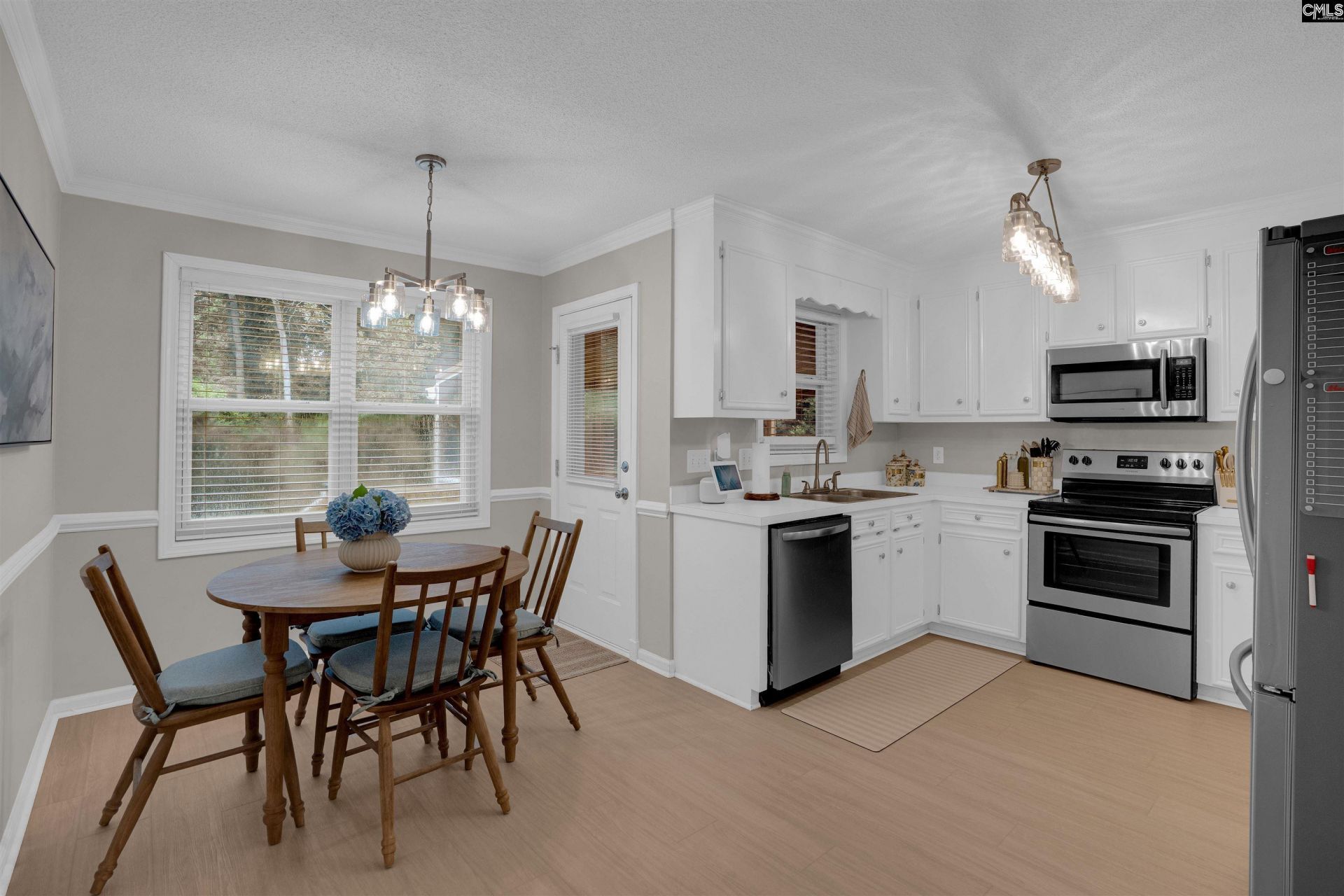 225 Mossborough Drive  Photo 11