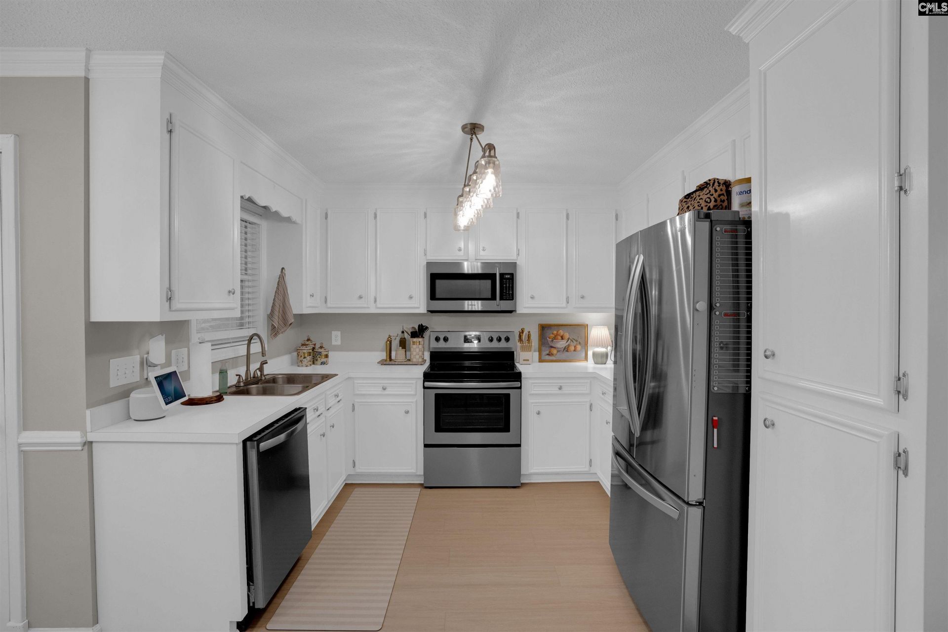 225 Mossborough Drive  Photo 13