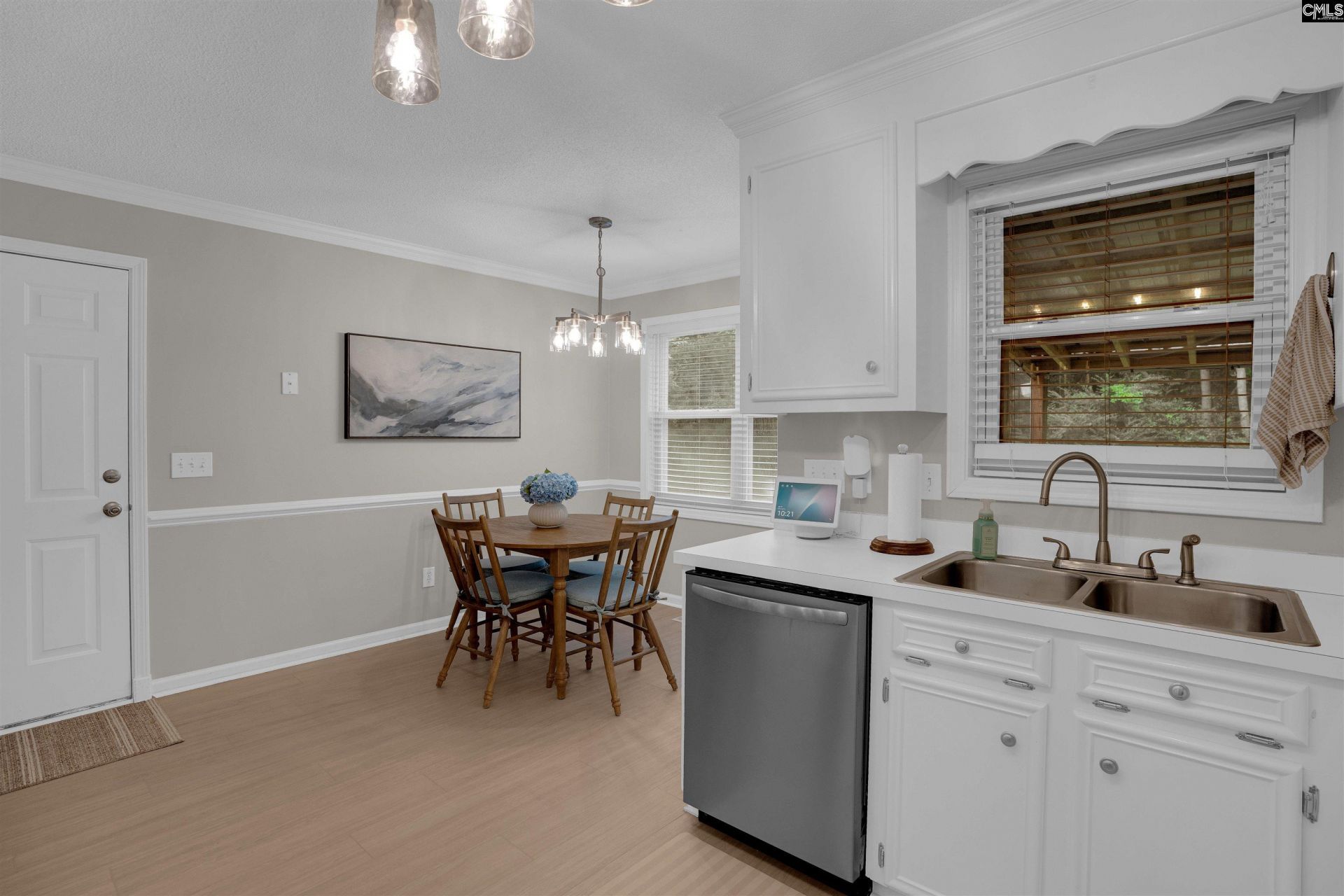 225 Mossborough Drive  Photo 14