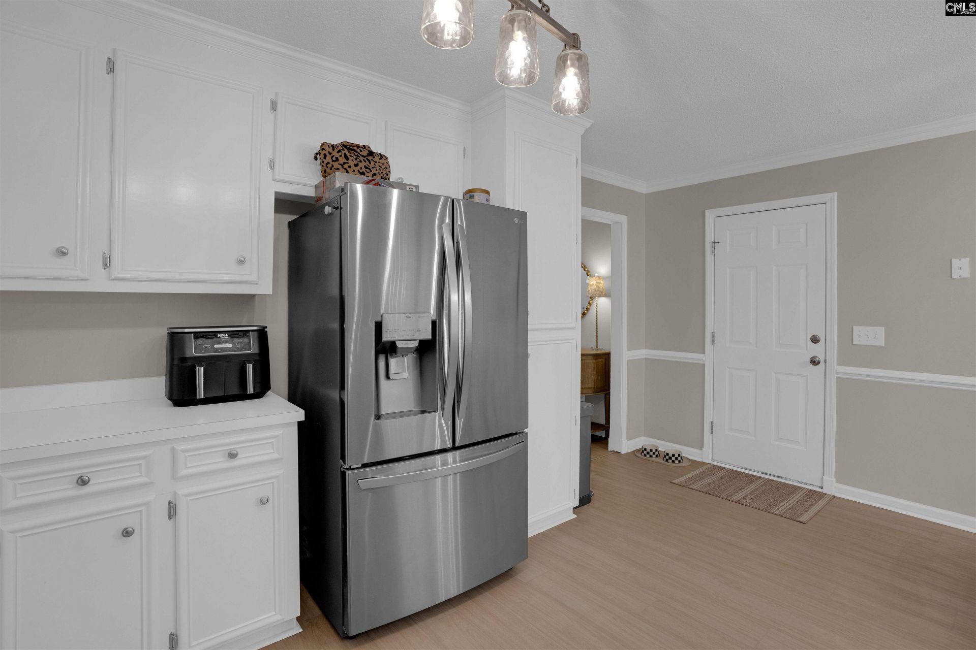 225 Mossborough Drive  Photo 15