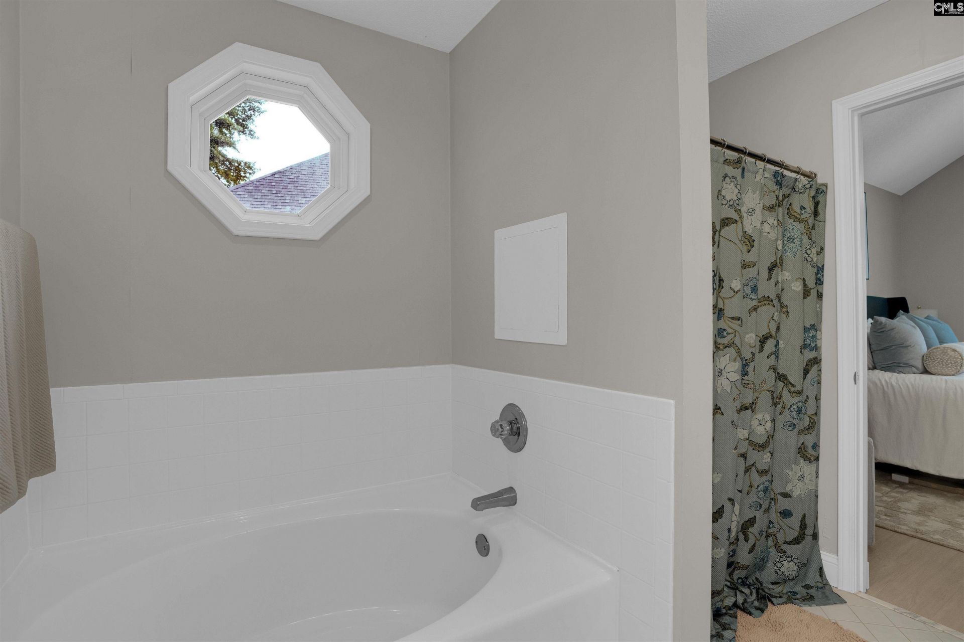 225 Mossborough Drive  Photo 22