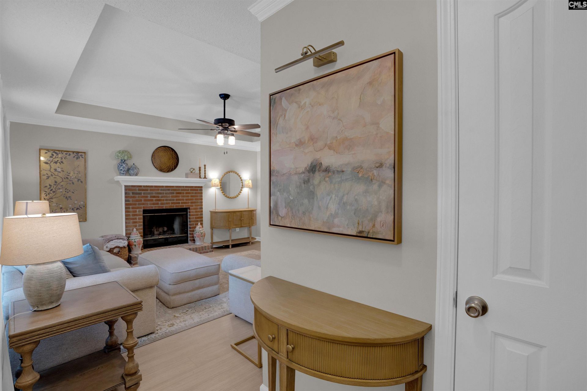 225 Mossborough Drive  Photo 6