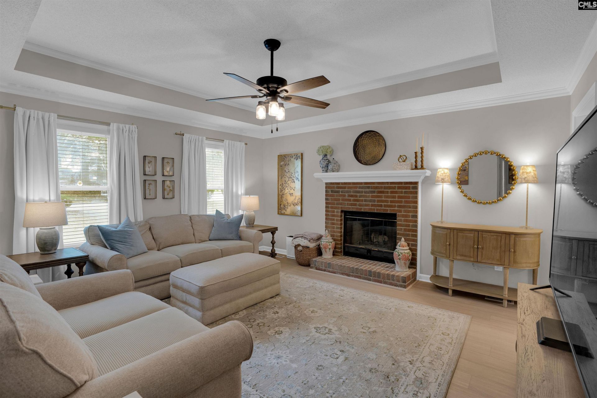 225 Mossborough Drive  Photo 8