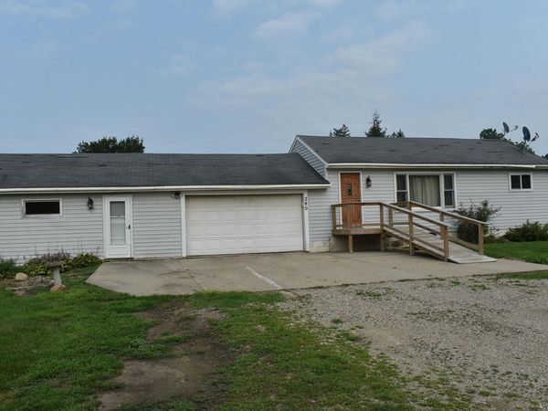 280 N Randolph Street, Mitchell, IA 50461