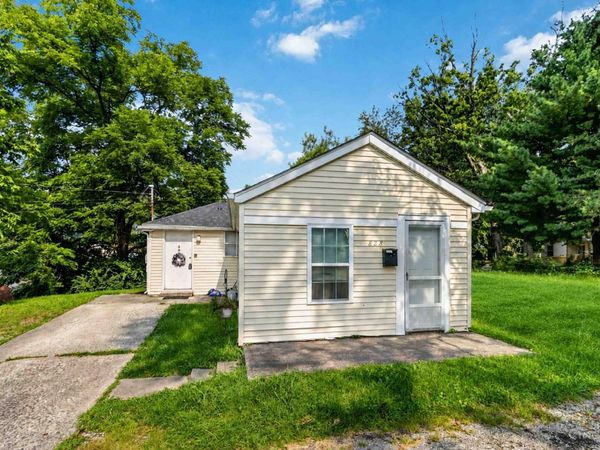 828 W Main Street, Williamsburg Twp, OH 45176