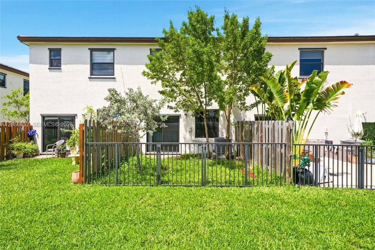 10018 SW 228th Ter, Miami, FL 33190 Photo