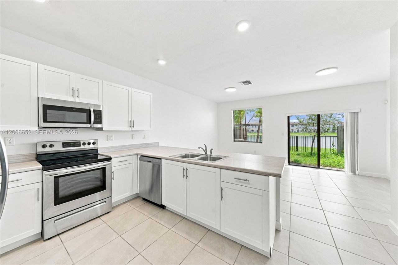 10018 SW 228th Ter, Miami, FL 33190 Photo