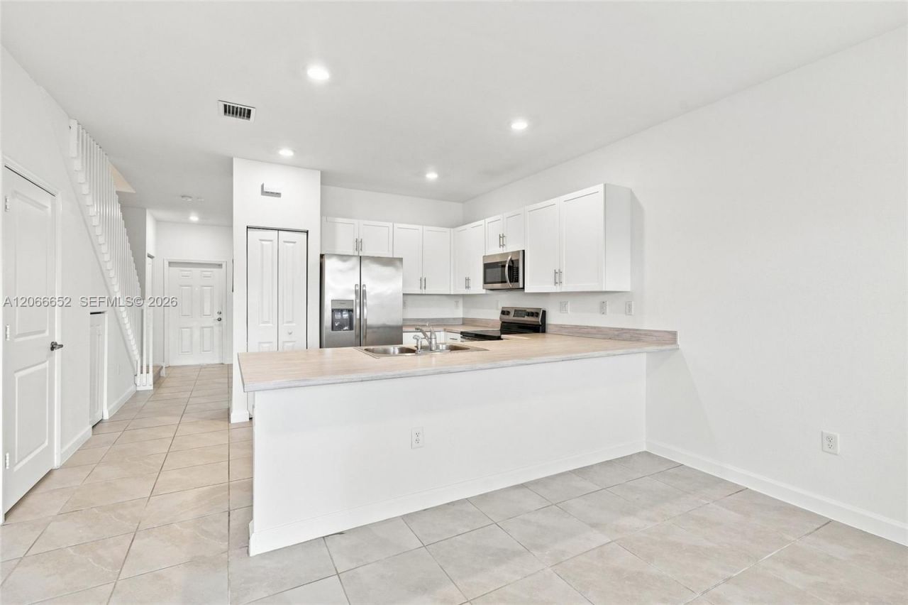 10018 SW 228th Ter, Miami, FL 33190 Photo