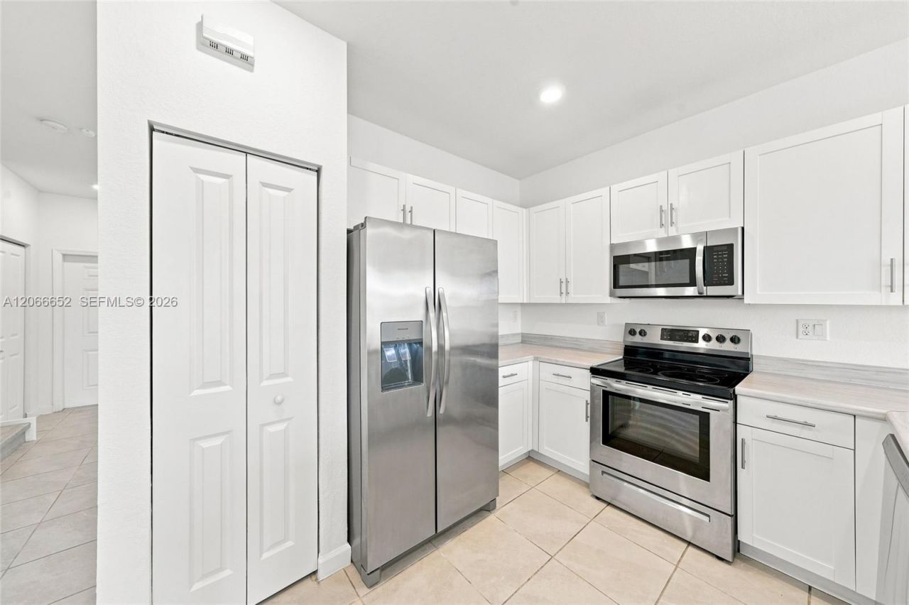 10018 SW 228th Ter, Miami, FL 33190 Photo