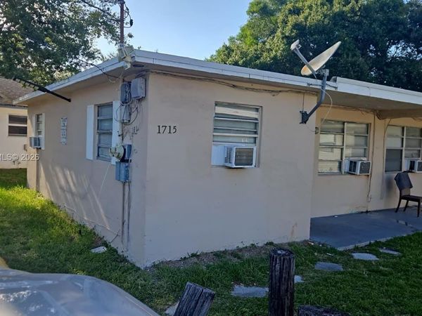 1715 NW 8th Ct, Unit 1, Fort Lauderdale, FL 33311