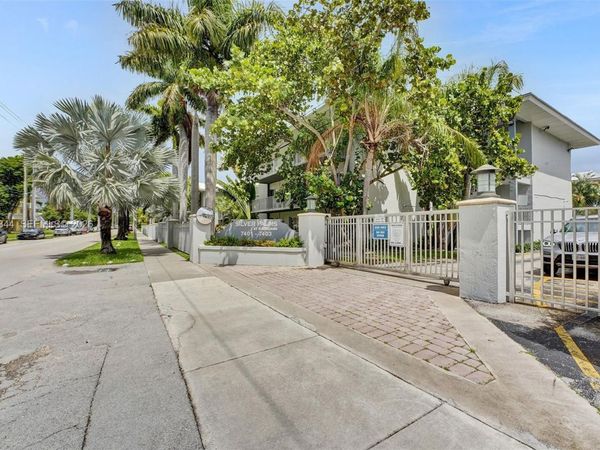 7401 SW 82nd St , Unit 302S, Miami, FL 33143