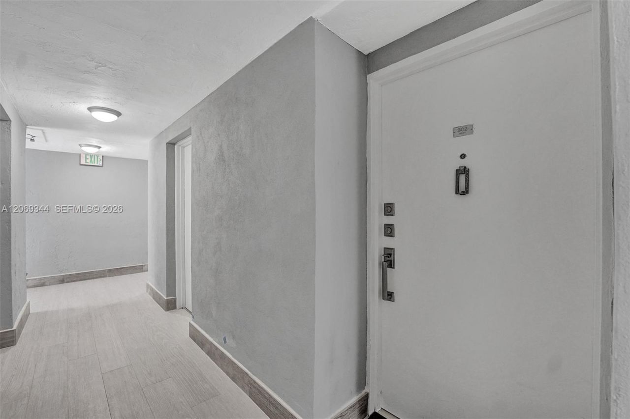 7401 SW 82nd St , Unit 302S, Miami, FL 33143 Photo