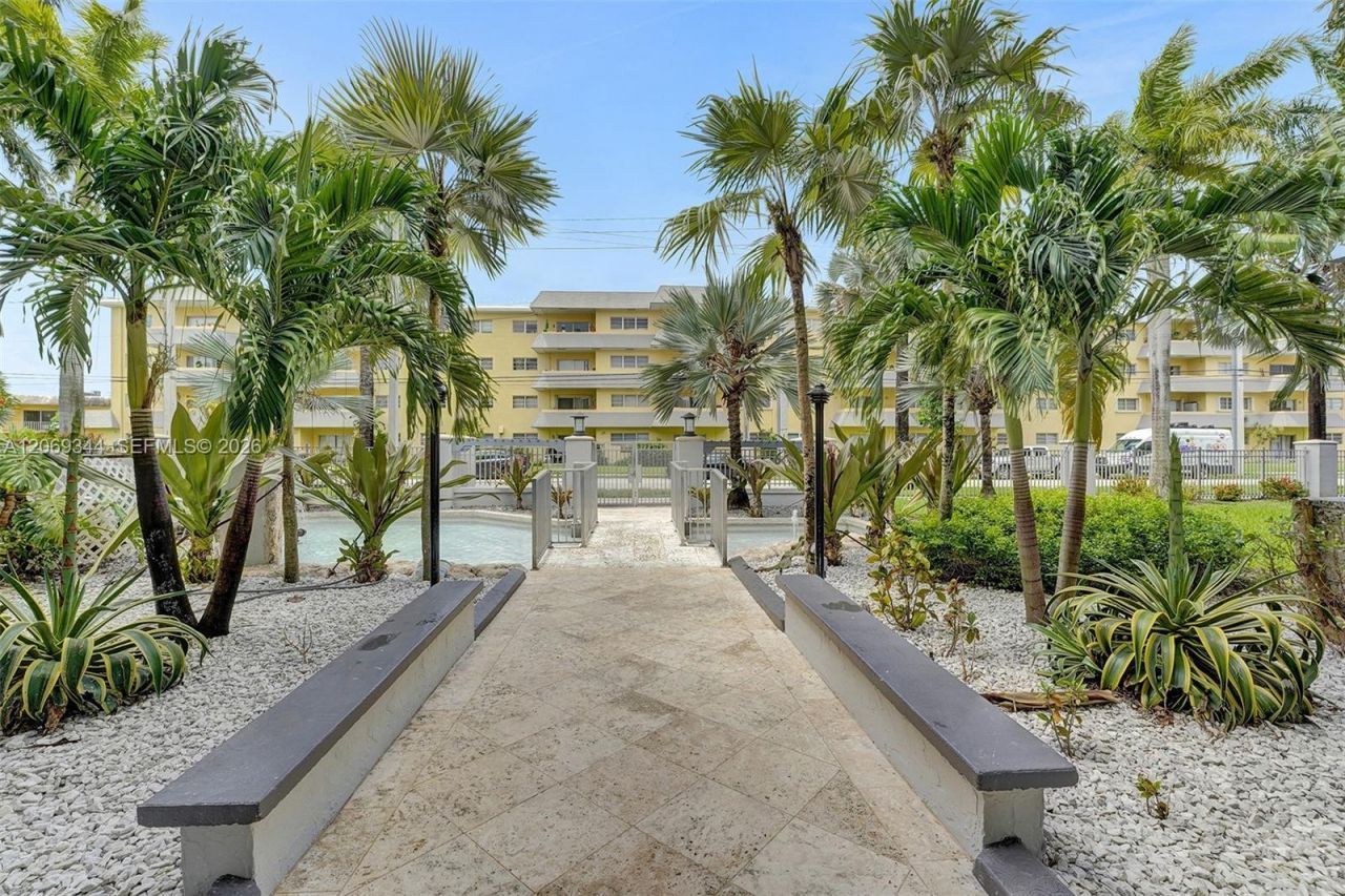 7401 SW 82nd St , Unit 302S, Miami, FL 33143 Photo