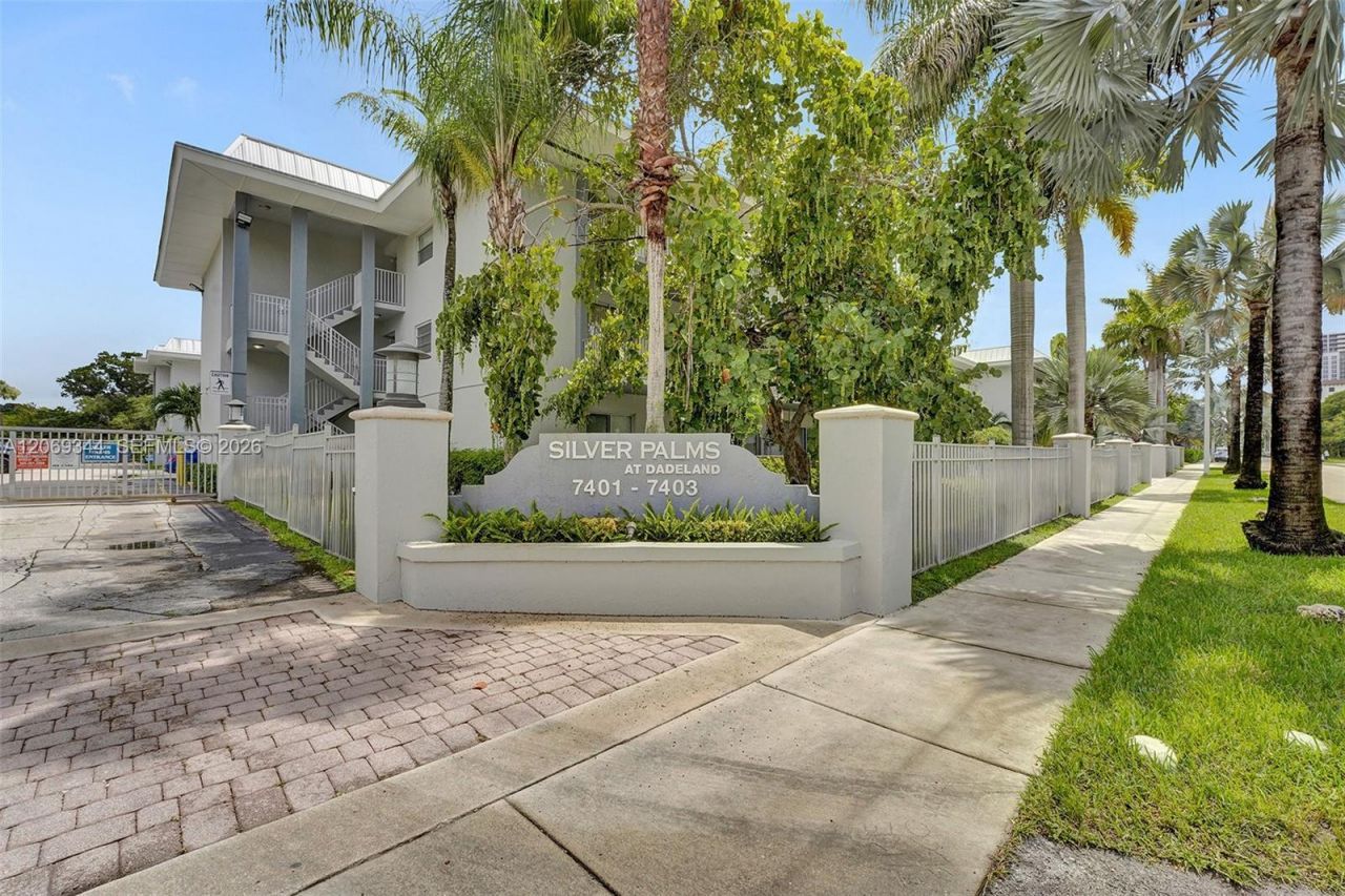 7401 SW 82nd St , Unit 302S, Miami, FL 33143 Photo