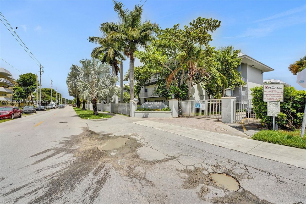 7401 SW 82nd St , Unit 302S, Miami, FL 33143 Photo
