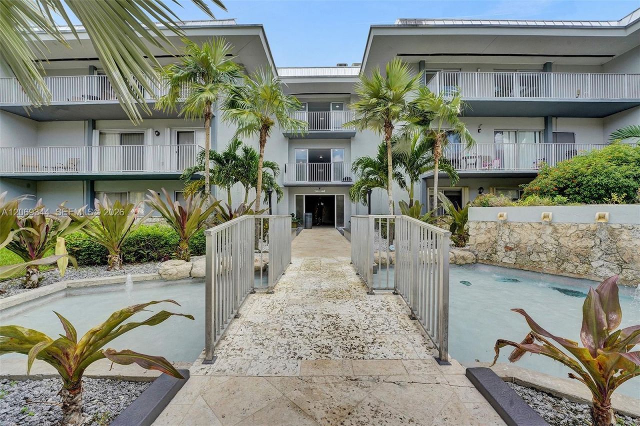 7401 SW 82nd St , Unit 302S, Miami, FL 33143 Photo