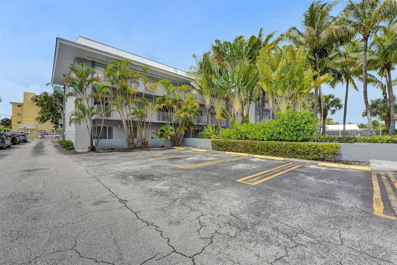 7401 SW 82nd St , Unit 302S, Miami, FL 33143 Photo