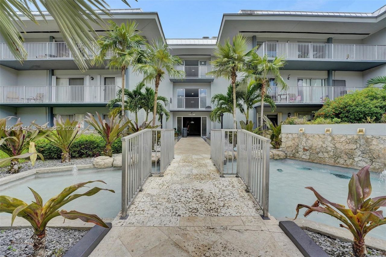 7401 SW 82nd St , Unit 302S, Miami, FL 33143 Photo