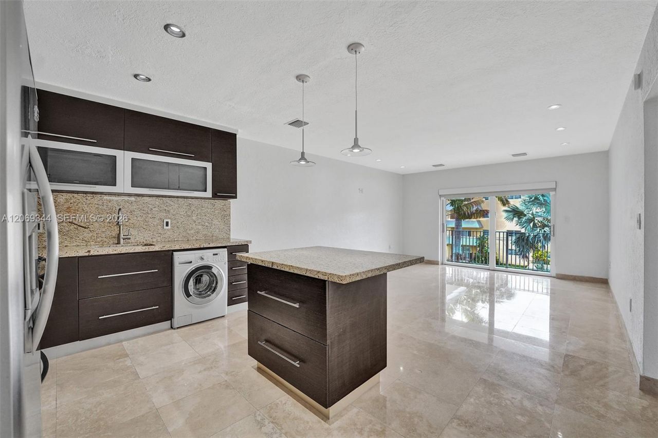 7401 SW 82nd St , Unit 302S, Miami, FL 33143 Photo