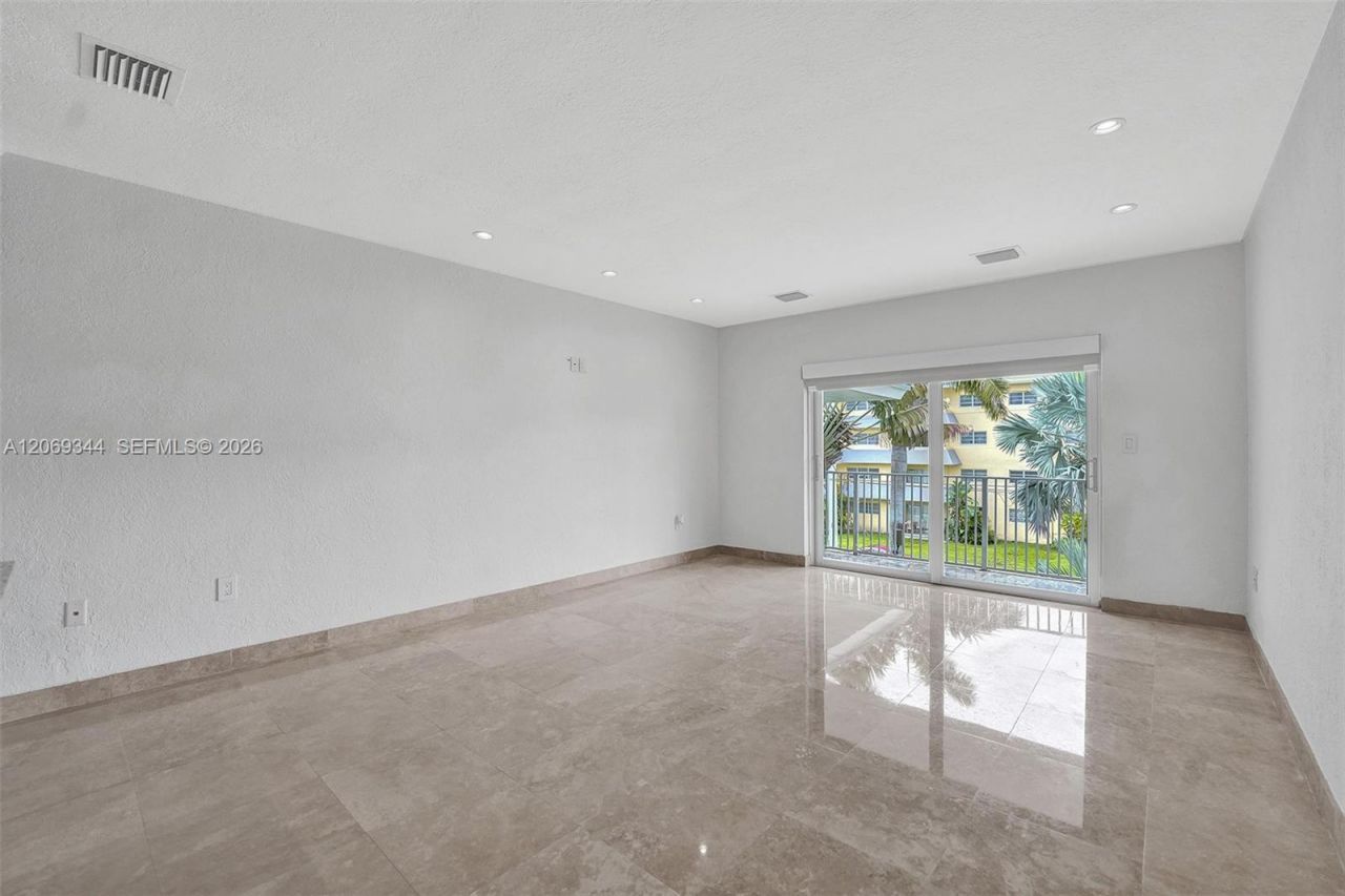 7401 SW 82nd St , Unit 302S, Miami, FL 33143 Photo