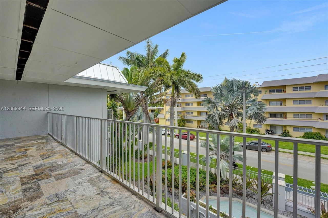 7401 SW 82nd St , Unit 302S, Miami, FL 33143 Photo