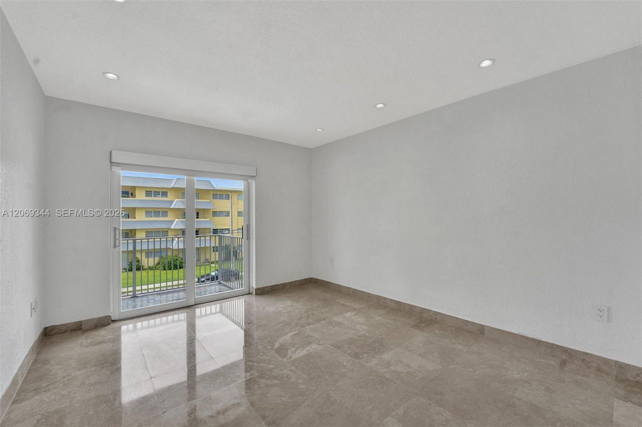 7401 SW 82nd St , Unit 302S, Miami, FL 33143 Photo
