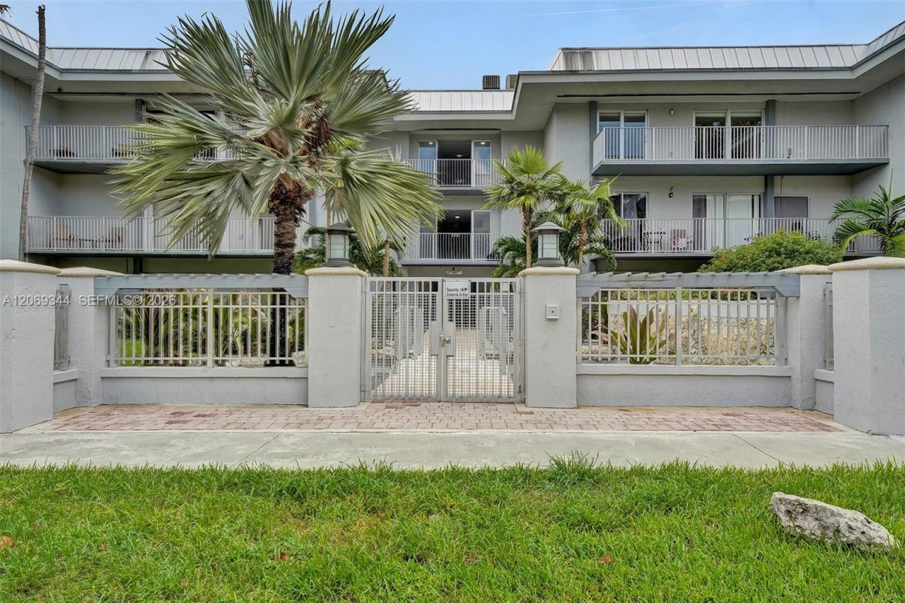 7401 SW 82nd St , Unit 302S, Miami, FL 33143 Photo