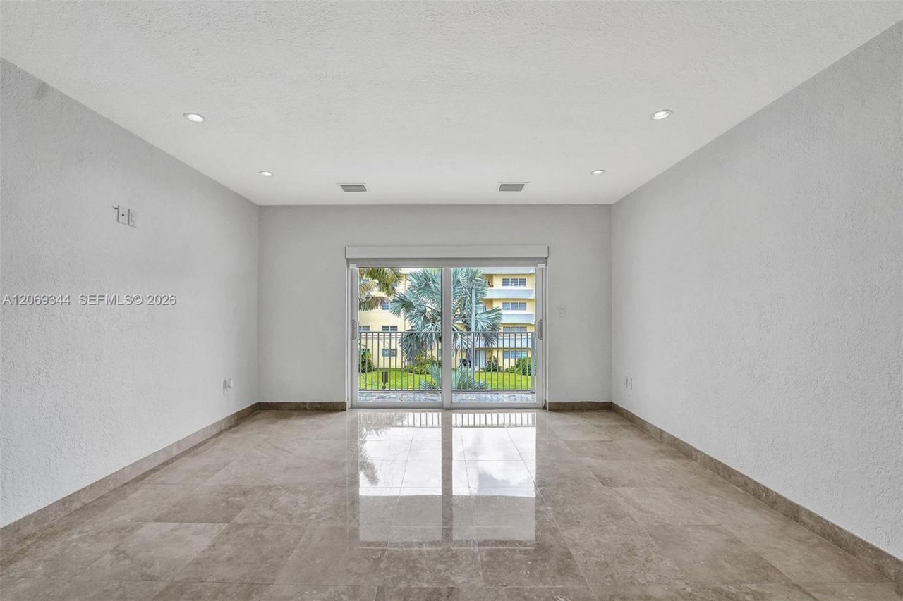 7401 SW 82nd St , Unit 302S, Miami, FL 33143 Photo