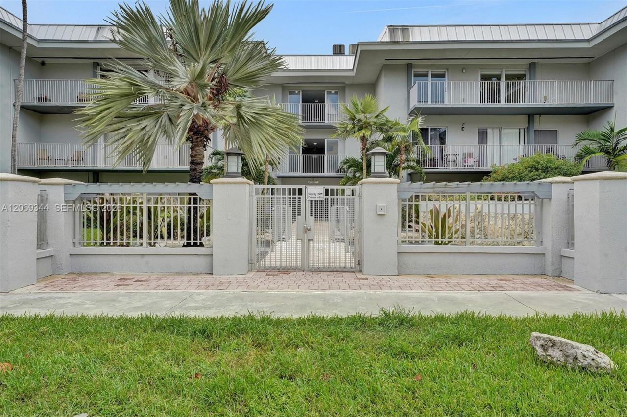 7401 SW 82nd St , Unit 302S, Miami, FL 33143 Photo