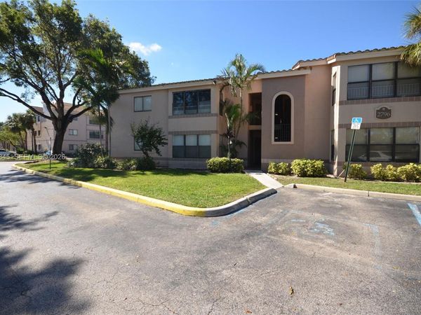 2796 S University Dr , Unit 2102, Davie, FL 33328