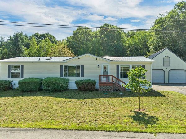 7 Cammett Drive, Raymond, NH 03077