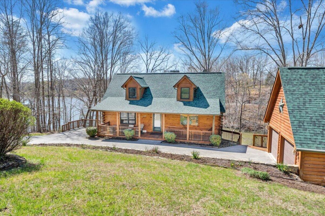 239 Blackwater Landing Dr, Wirtz, VA 24184 Main Photo