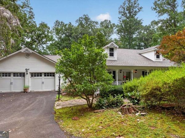 654 Oaklands Drive, Talking Rock, GA 30175