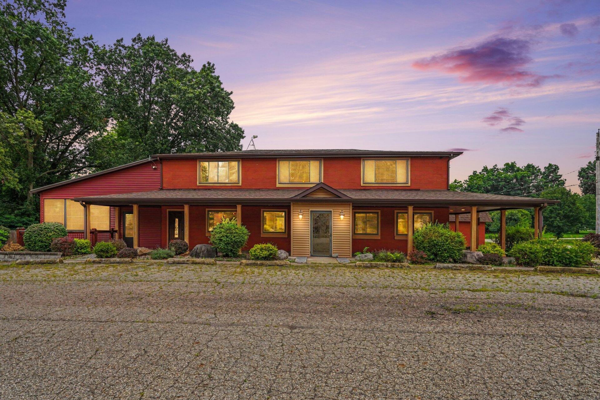 25020 May Street, Edwardsburg, MI 49112 Main Photo