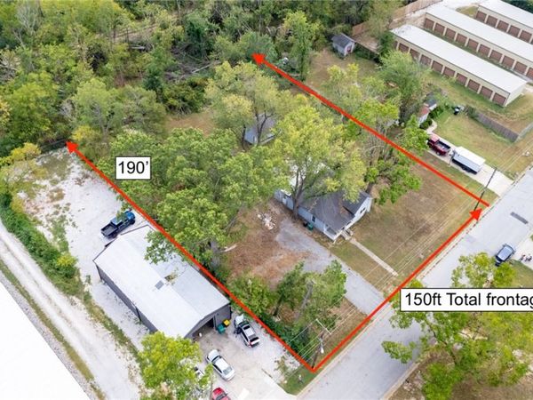 1203 3rd Street , Rogers, AR 72756