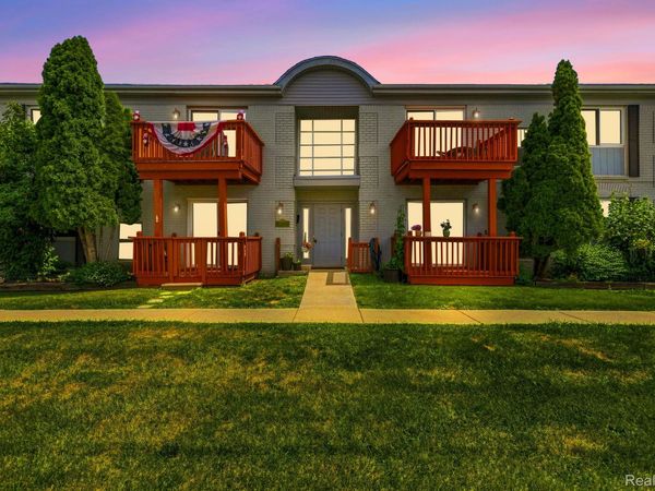 1762 Fort Street, Unit 27, Trenton, Mi 48183