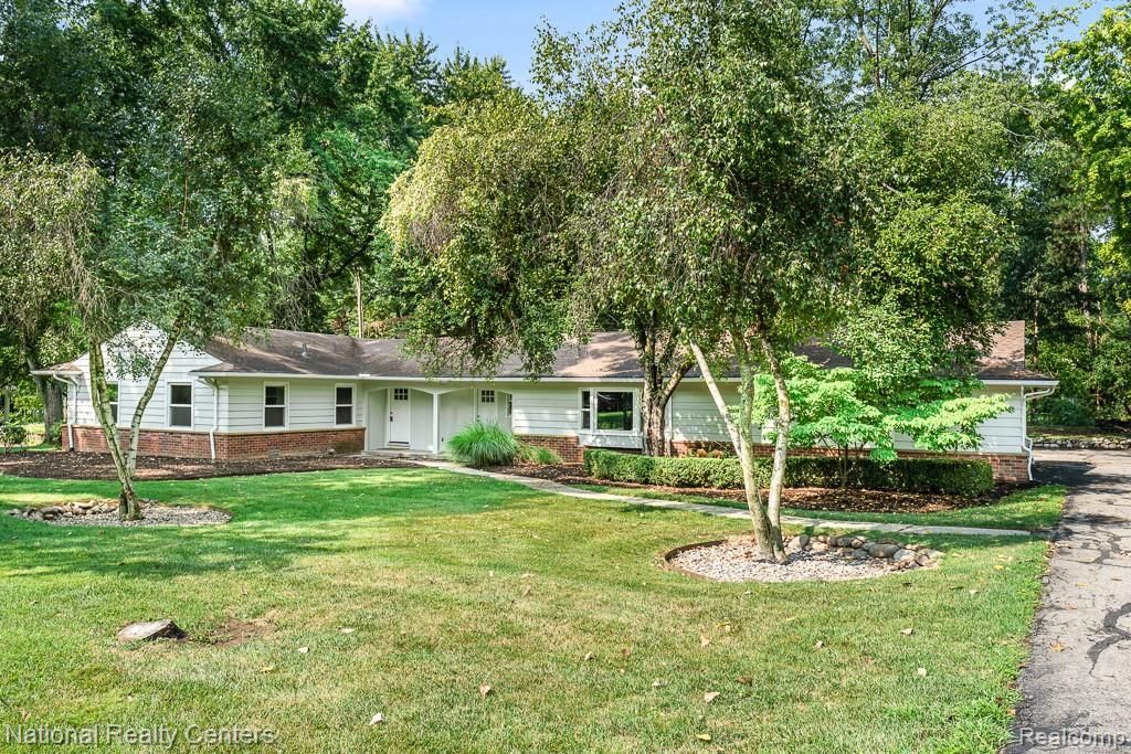 144 W Maryknoll Road, Rochester Hills, Mi 48309 Main Photo