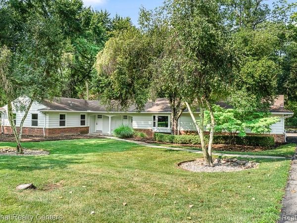 144 W Maryknoll Road, Rochester Hills, Mi 48309